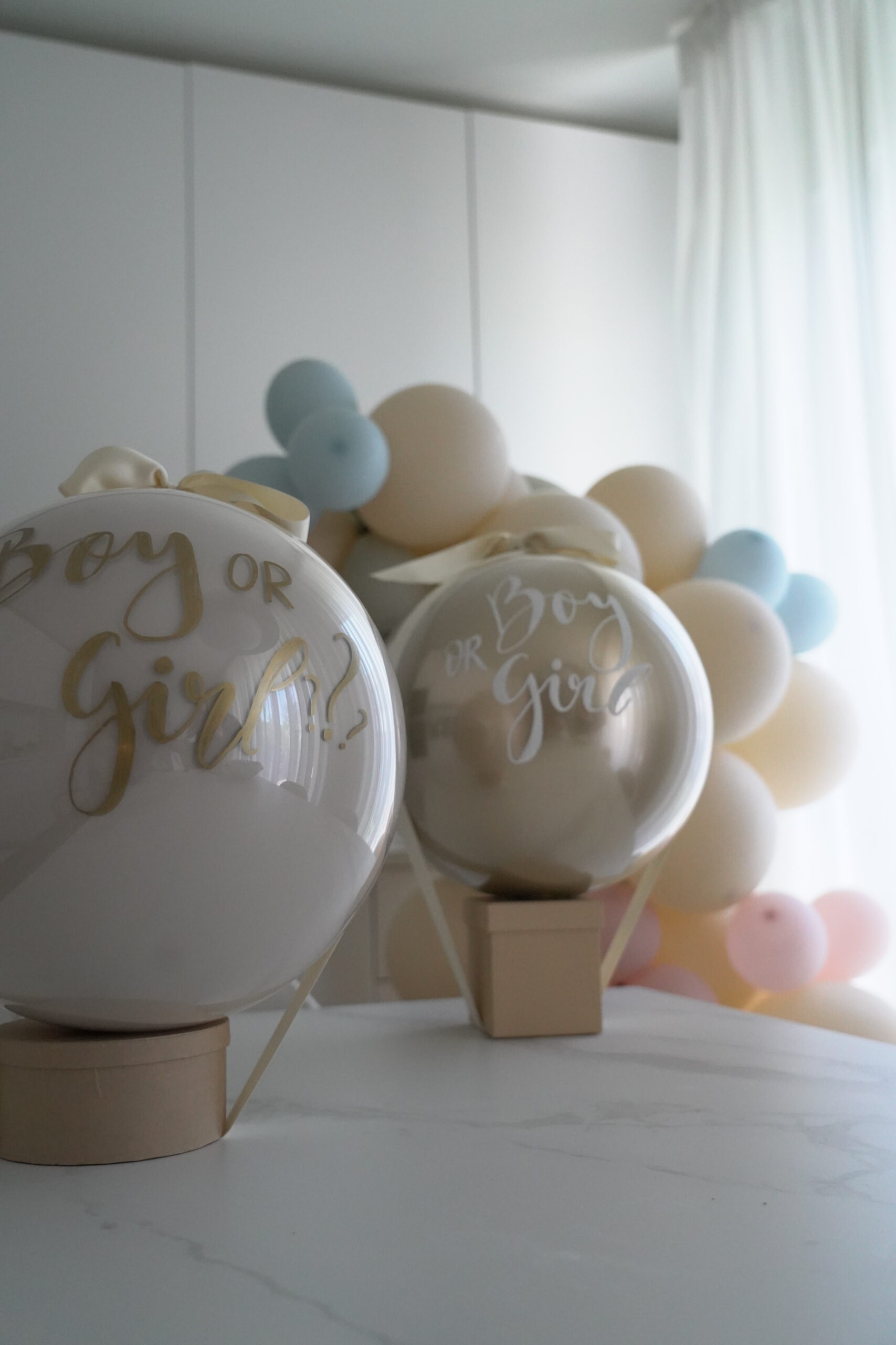 Gender Reveal Ballon auf Box – Bild 8